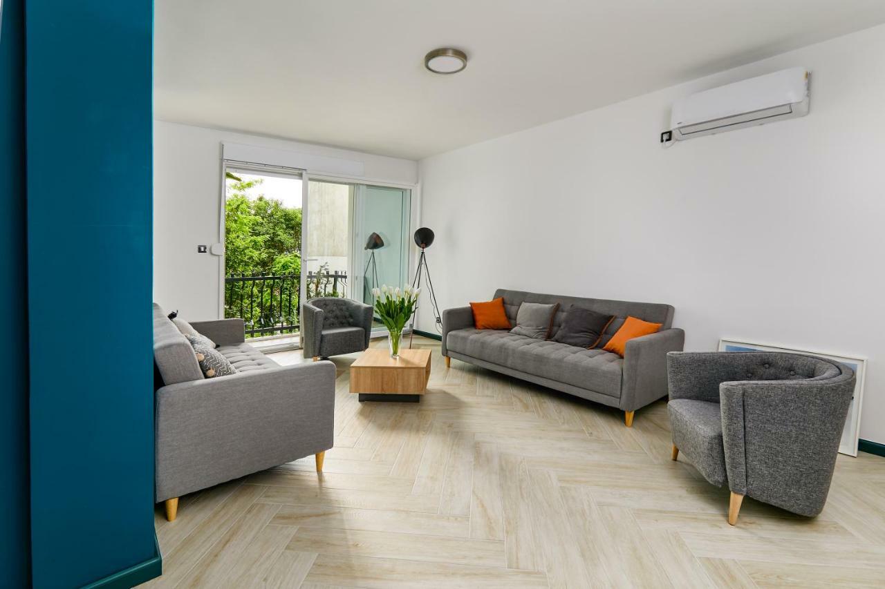 Mosaic Apartment Risan Luaran gambar