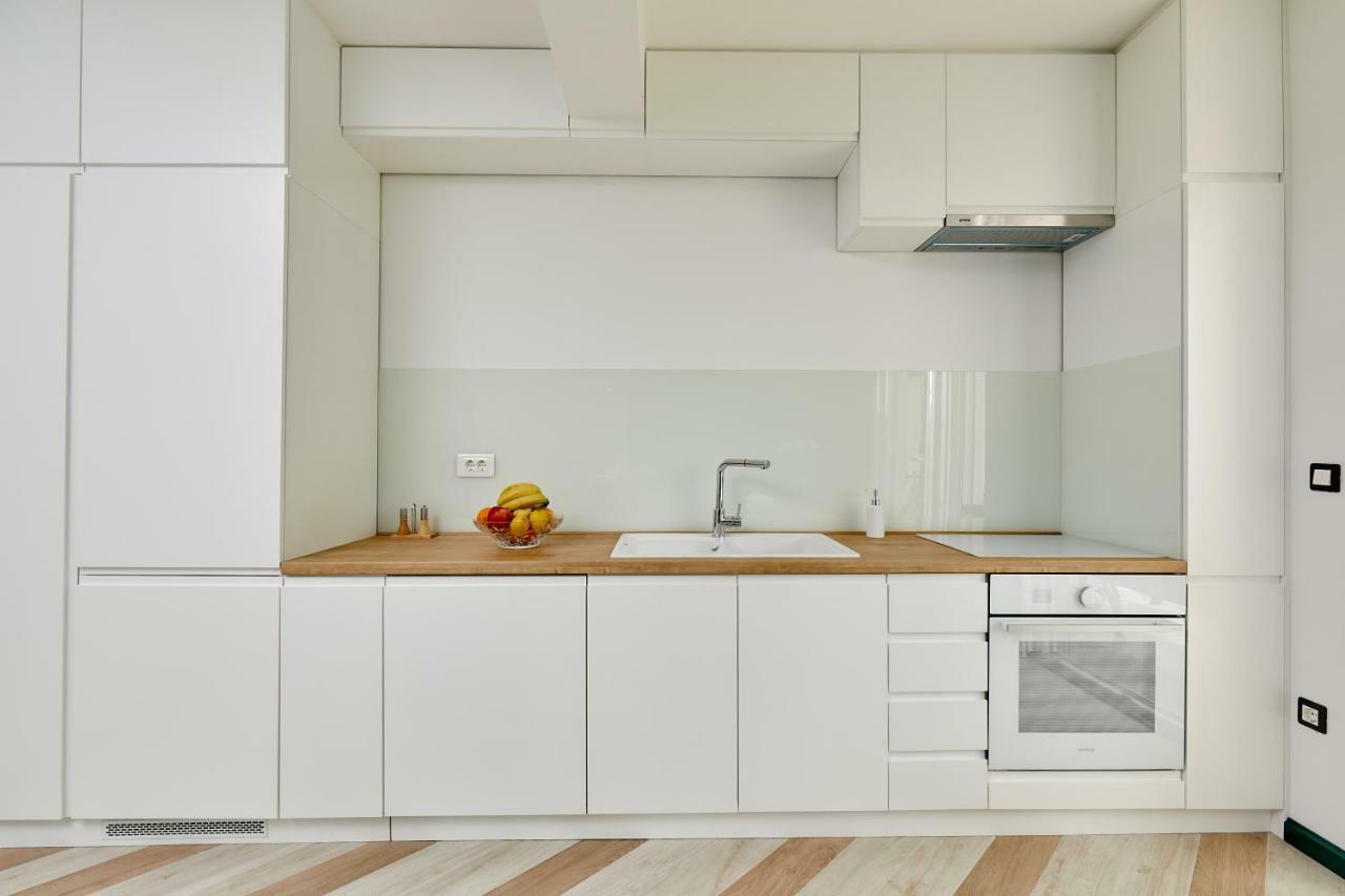 Mosaic Apartment Risan Luaran gambar