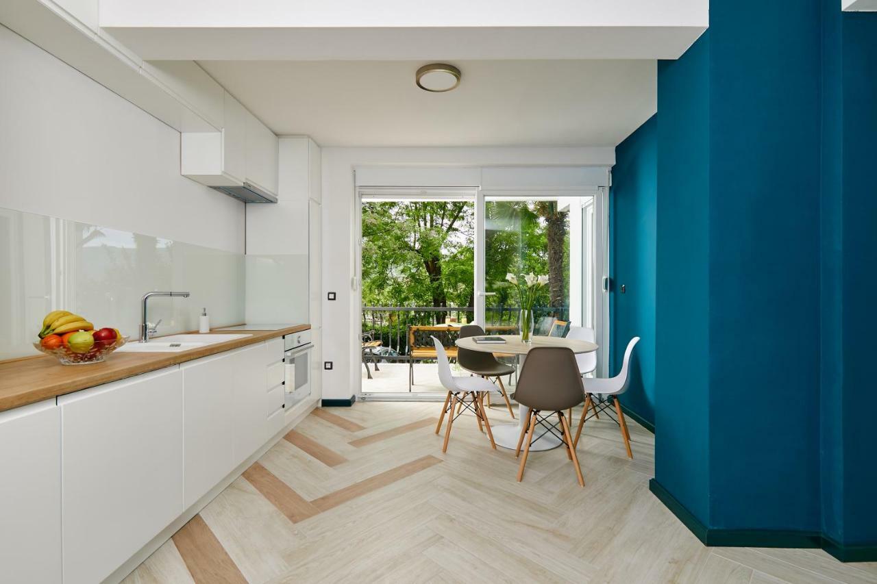 Mosaic Apartment Risan Luaran gambar